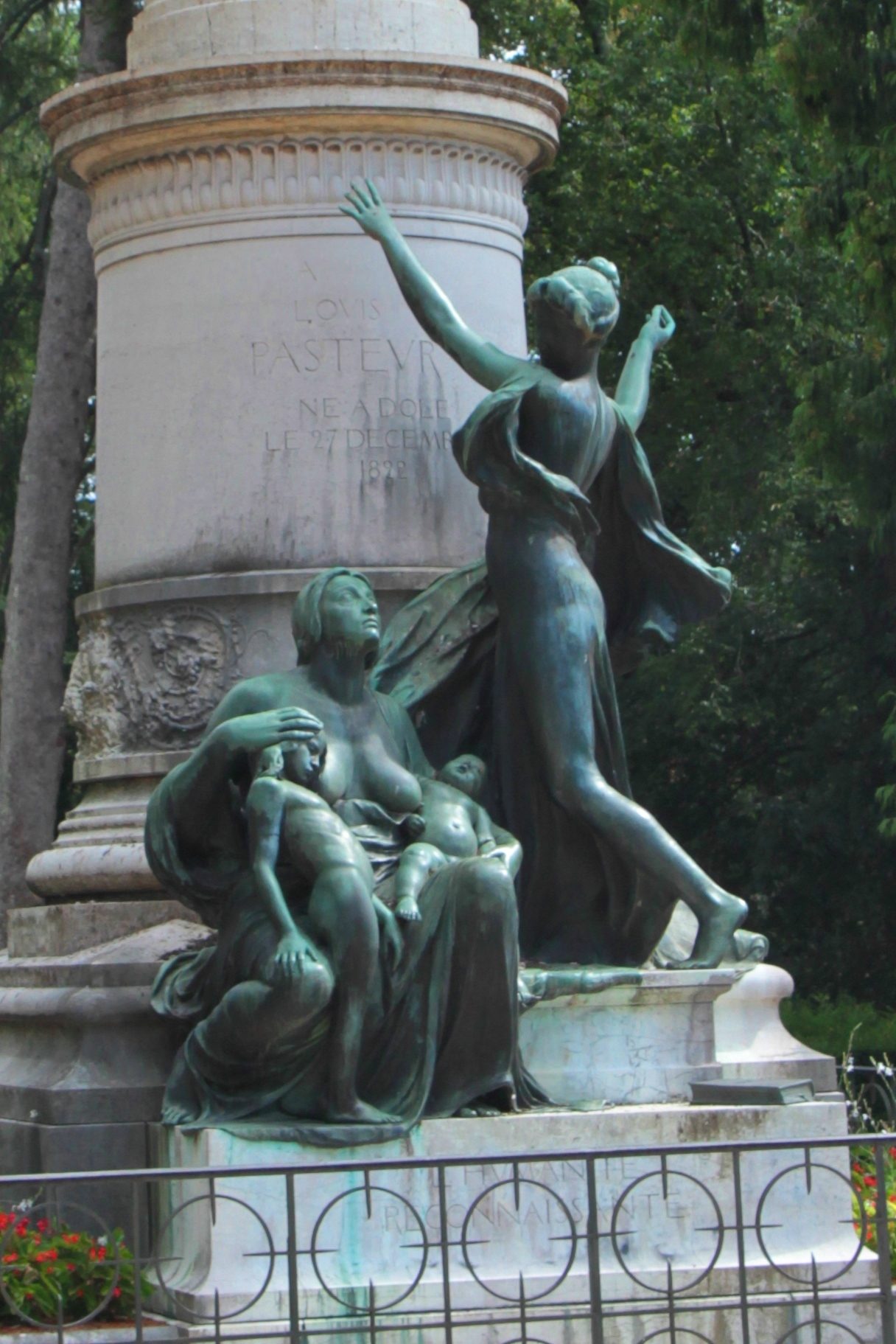 Louis Pasteur's monument (Dole) - 05.JPG
